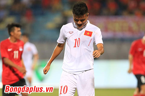 Các chân sút của U19 Việt Nam bất lực trong việc ghi bàn vào lưới đối phương - Ảnh: Đức Cường