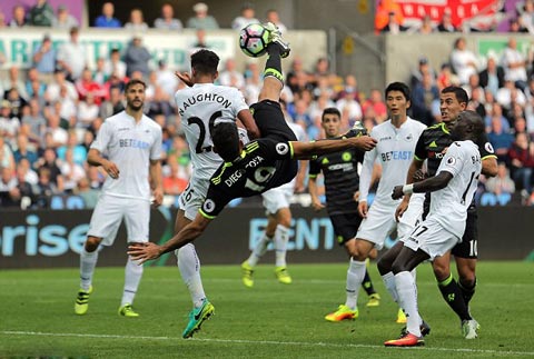 Costa lập cú đúp giúp Chelsea có 1 điểm