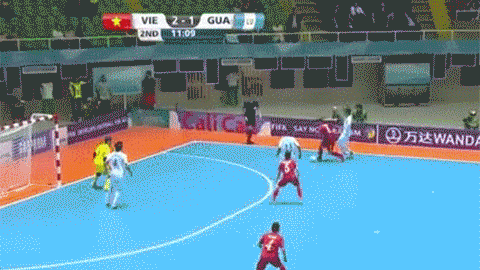 Nguyễn Minh Trí sắm vai người hùng trong chiến thắng lịch sử của Futsal Việt Nam