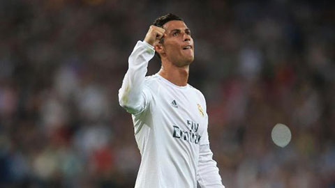 Ronaldo ghi bàn trong ngày trở lại sau chấn thương