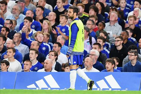 Fabregas vẫn phải nỗ lực để lấy suất đá chính ở Chelsea