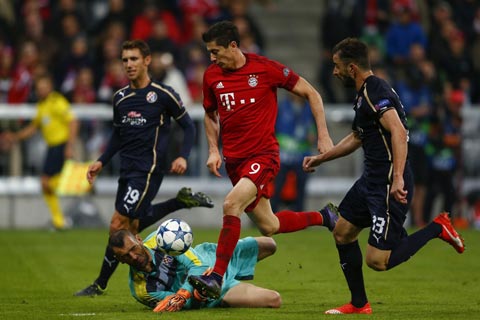 Lewandoski (số 9) và đồng đội sẽ mở hội bằng bữa tiệc bàn thắng vào lưới Ingolstadt