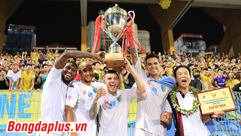 Hà Nội T&T vô địch V.League nhờ hơn Hải Phòng đúng 2 bàn