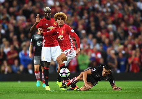 Một mình Fellaini không thể hỗ trợ cho phong cách của Pogba