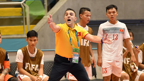 HLV Bruno Garcia không thất vọng khi ĐT futsal Việt Nam thua trận