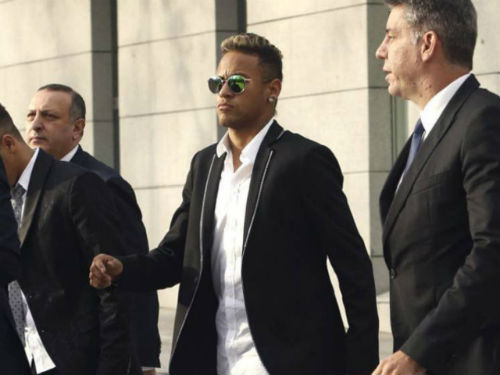Neymar sẽ phải hầu tòa?