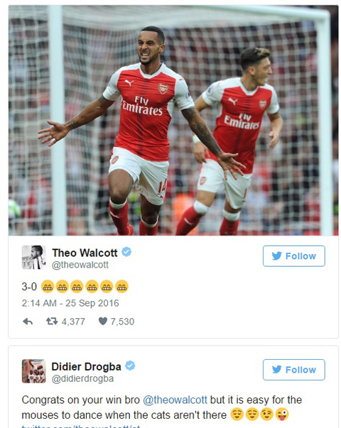 Walcott chia sẻ cảm xúc và bị Drogba 