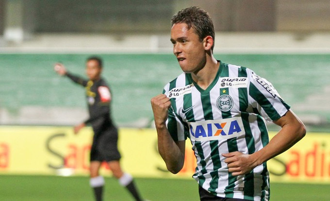 Keirrison (Brazil): Thêm một cầu thủ chết yểu vì sớm mang danh 