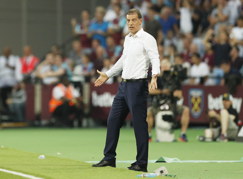 HLV Bilic cũng không hiểu chuyện gì đang xảy ra với West Ham