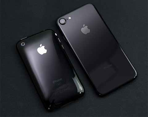 iPhone 3GS đọ dáng với iPhone 7