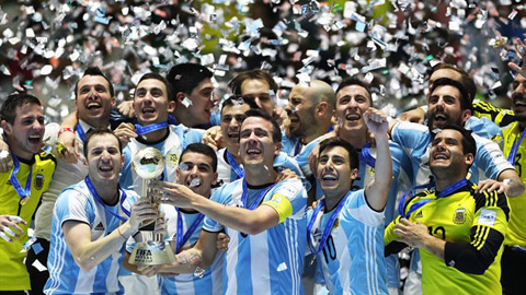 Bóng đá tuần qua: Argentina lần đầu vô địch World Cup futsal