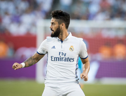 Isco vẫn chật vật tìm chỗ đứng trong đội hình toàn sao của Real