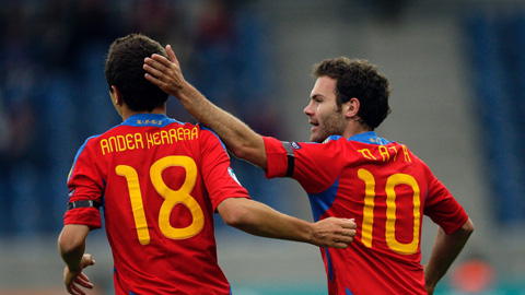 Herrera và Mata trong màu áo lứa trẻ Tây Ban Nha