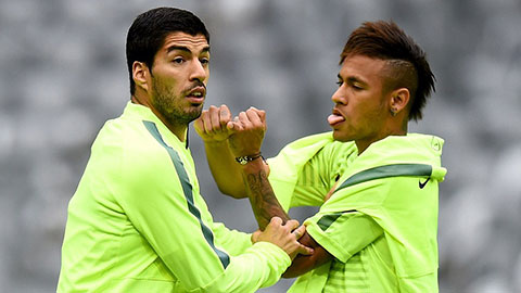 Suarez nhận lương ngang Neymar nếu gia hạn với Barca