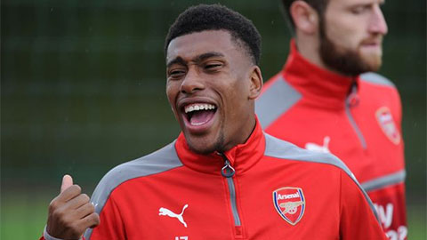 Arsenal thưởng hợp đồng mới cho Iwobi chỉ sau 6 tháng gia hạn