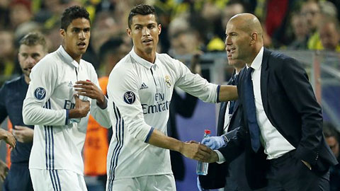 Real xuống dốc, Zidane bị đặt dấu hỏi về cách dụng nhân
