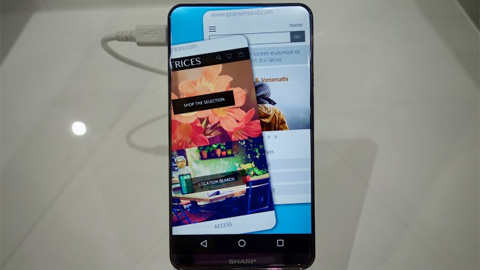 Sharp giới thiệu smartphone có màn hình cong tràn 4 cạnh