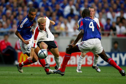 Scholes không chơi thành công tại EURO 2004