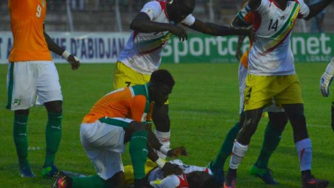 Cầu thủ Mali suýt mất mạng ở trận đấu tại vòng loại World Cup 2018