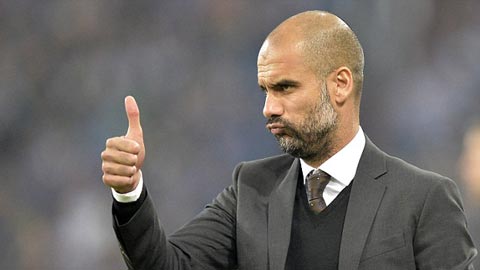 Guardiola luôn yêu cầu Man City (áo sẫm) pressing gay gắt theo kiểu 