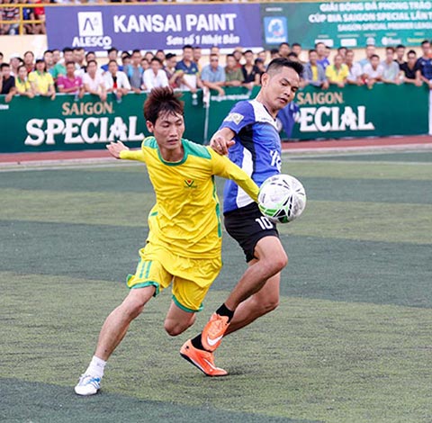 Tú Neymar (số 11), cầu thủ chơi rất kỹ thuật của Văn Minh