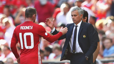 Mourinho ra sức vỗ về Rooney trước đại chiến