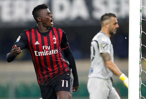 Niềm vui của Niang sau khi ghi bàn cho Milan