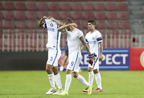 Đang trên đà lao dốc, Inter khó tránh khỏi một cú ngã ngay tại Giuseppe Meazza 