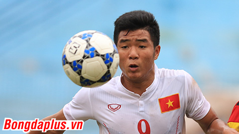 Đức Chinh dự bị trong trận tranh vé dự World Cup của U19 Việt Nam