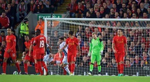 Liverpool bị thủng lưới từ pha phạt góc trong trận gặp West Brom