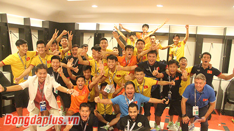 Đàn anh ở ĐT Việt Nam chúc mừng chiến tích của U19