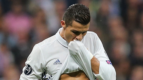 Lại tịt ngòi, Ronaldo khởi đầu tệ nhất từ khi sang Real