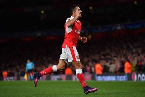 Sanchez là ngôi sao sáng nhất của Arsenal