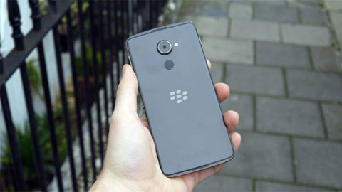 BlackBerry DTEK60 ra mắt dùng chip Snapdragon 820, giá 11 triệu đồng