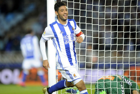 6. Carlos Vela (Real Sociedad - 213 trận). Qua 6 mùa bóng chơi cho Sociedad, Vela đã ghi được tổng cộng 65 bàn và tuyệt nhiên chưa nhận bất kì thẻ đỏ nào.