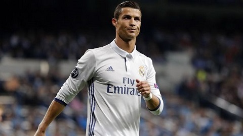 Phòng thay đồ Real chia rẽ vì Ronaldo