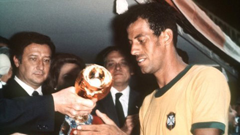 Thủ quân ĐT Brazil vô địch World Cup 1970 đột ngột qua đời