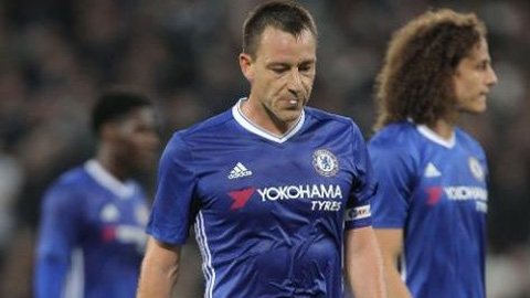 Terry nguy cơ trở thành người thừa trong sơ đồ 3 hậu vệ ở Chelsea