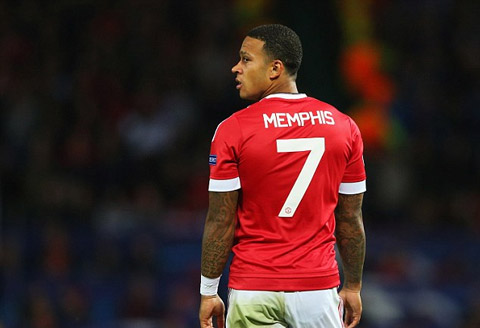 Depay giờ là người thừa của M.U