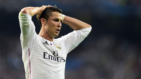 Ronaldo lại nổi điên vì bị "xỏ háng"