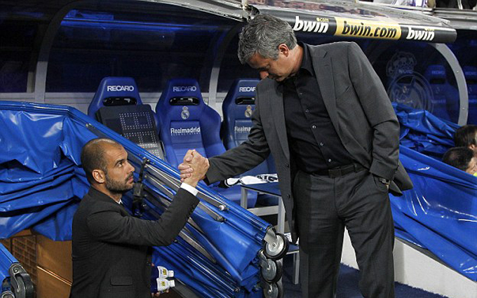 Mourinho luôn là tâm điểm chú ý trong các trận Siêu kinh điển gặp Barca thời ông làm việc ở Tây Ban Nha
