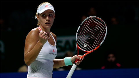 Kerber không mất quá nhiều thời gian để hạ gục Radwanska ở bán kết WTA Finals 2016