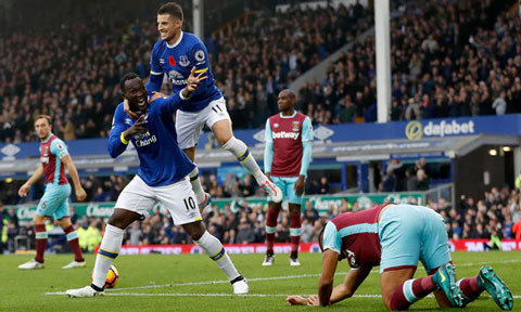 Lukaku tỏa sáng rực rỡ trong chiến thắng của Everton