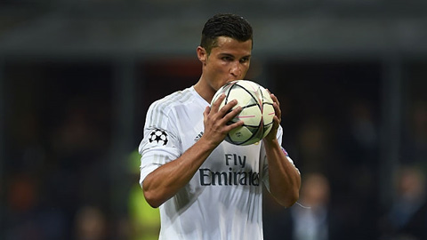 Ronaldo ngày càng hợp với biệt danh Penaldo