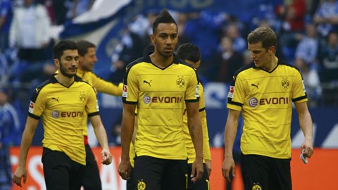 Dortmund bị Bayern bỏ xa 8 điểm: Dortmund nên quên Đĩa bạc!
