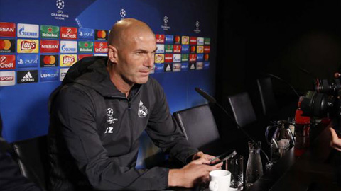HLV Zidane không hài lòng về chất lượng hàng thủ Real