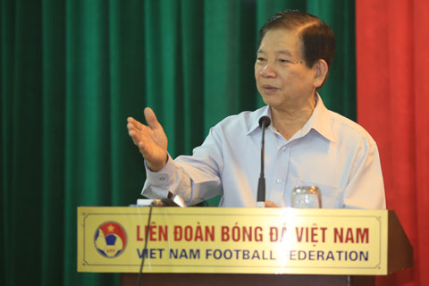 Nguyên Chủ tịch nước Nguyễn Minh Triết biểu dương ngành thể thao nói chung và bóng đá nói riêng