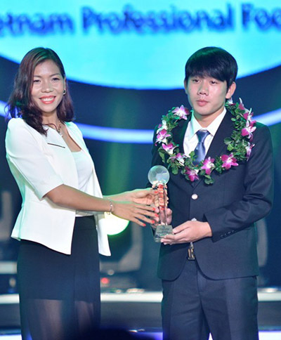 Minh Vương từng là cầu thủ trẻ xuất sắc nhất V.League 2015