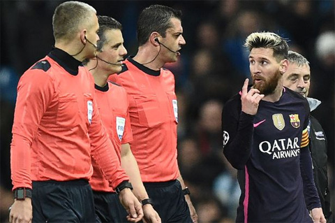Messi được cho là có những lời lẽ không hay nhắm vào trọng tài