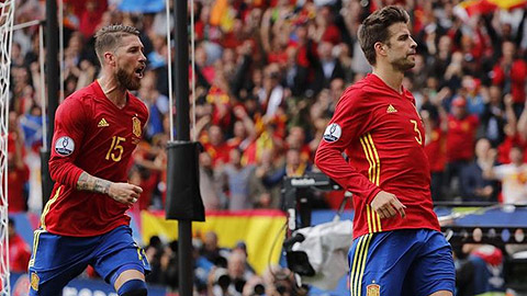 ĐT Tây Ban Nha đau đầu tìm người thay Ramos và Pique